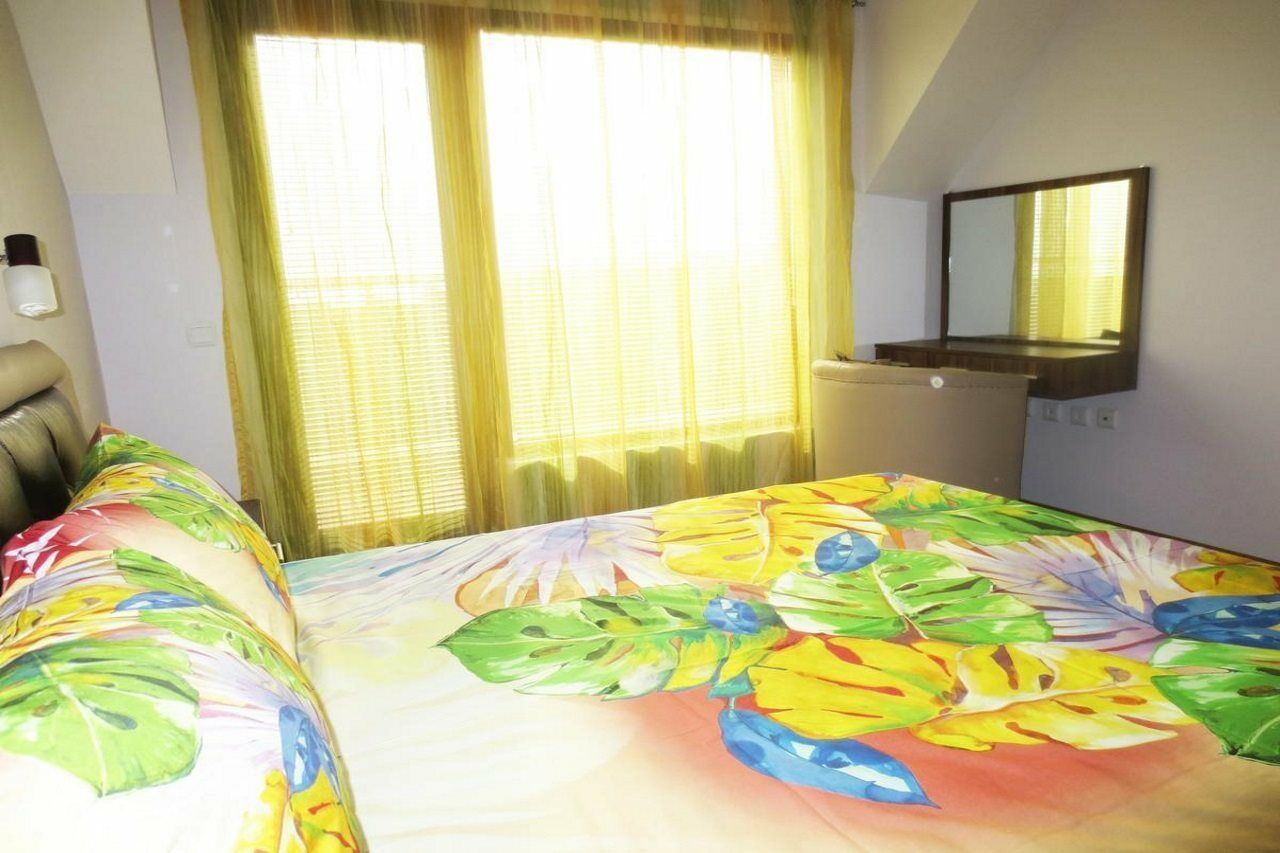 Fantasy Apartments Varna Exterior photo